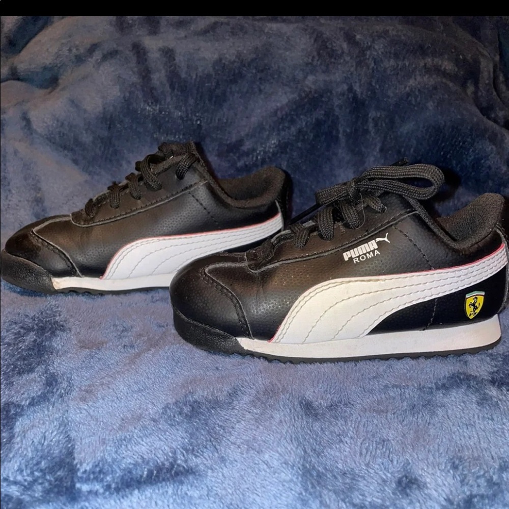 Puma Roma kids Ferrari sneakers (New)